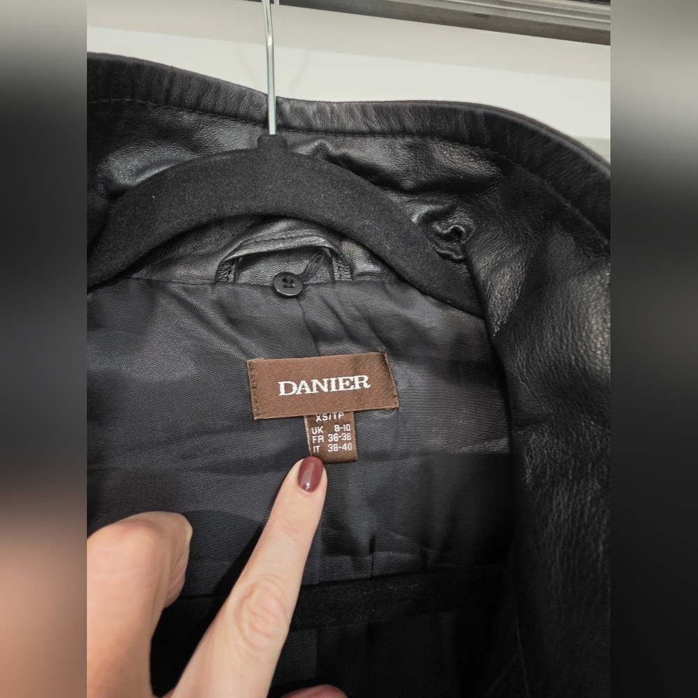 Danier Women's Black Leather Jacket - Picture 12 of 16
